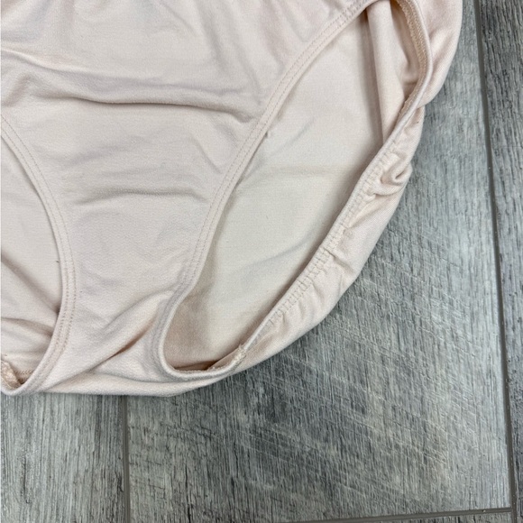 VS Nude Bikini Underwear - Picture 3 of 10